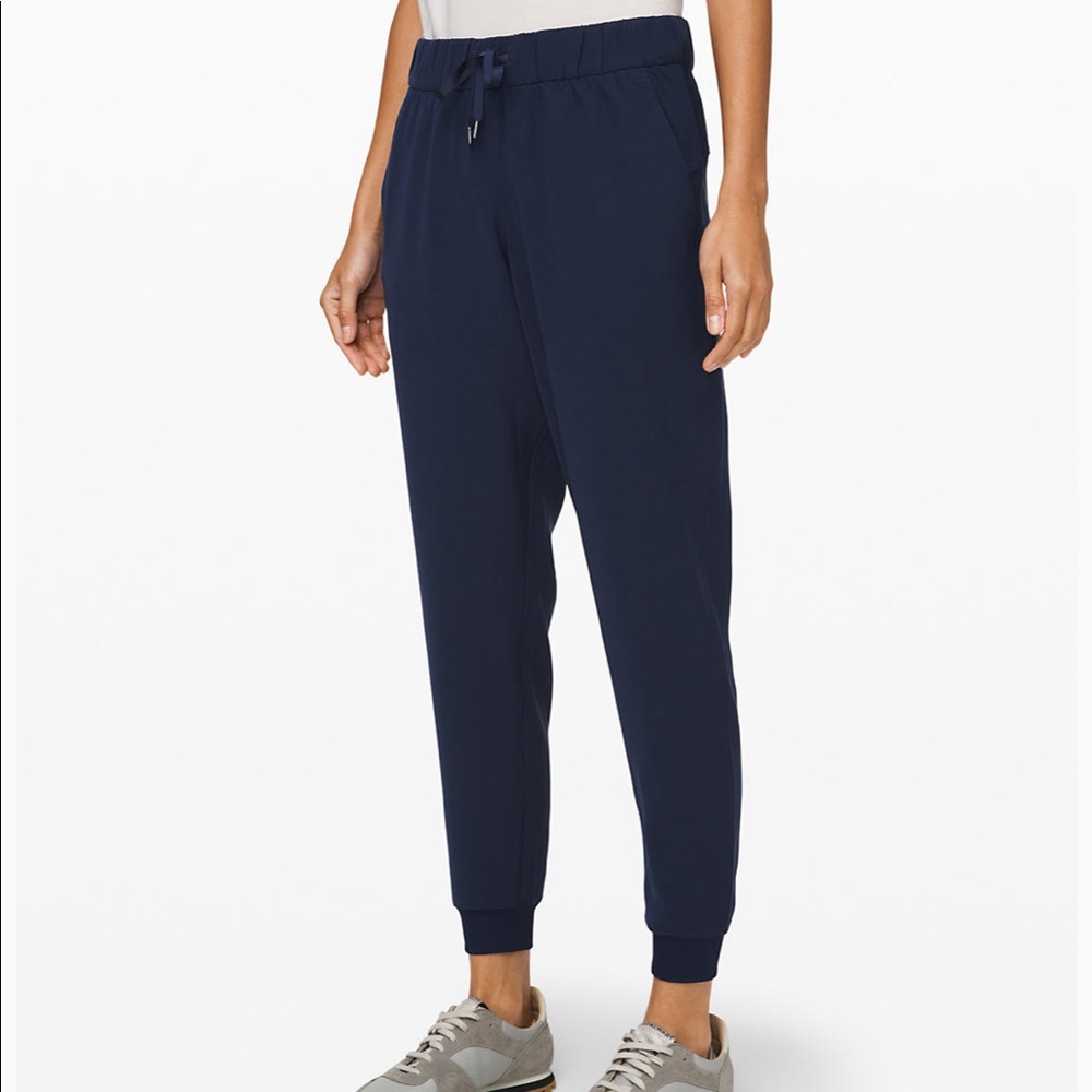 Lululemon On The Fly Jogger 28”